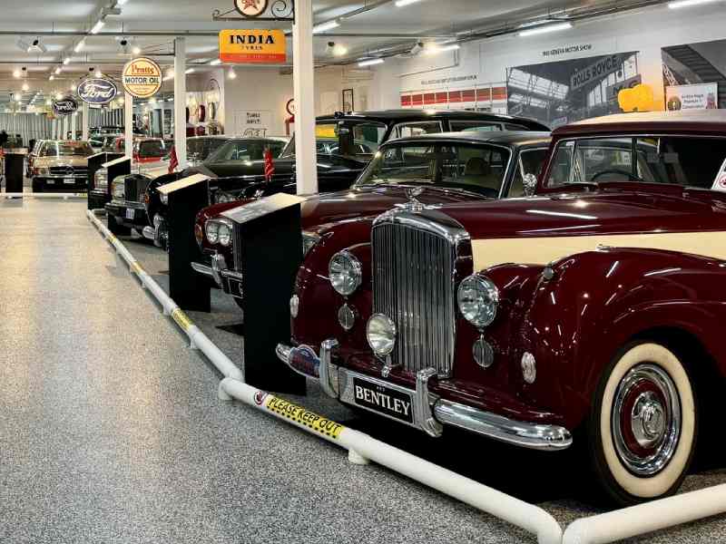 Ollie's Garage Car Display