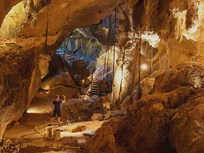Capricorn Caves